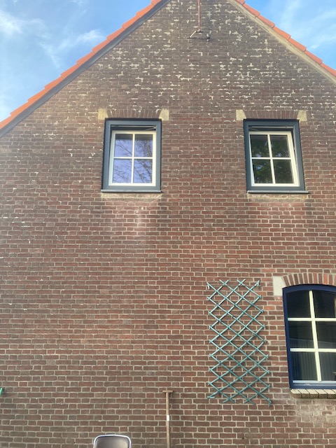 Stijlvolle kozijnrenovatie in Roggel met klassieke details