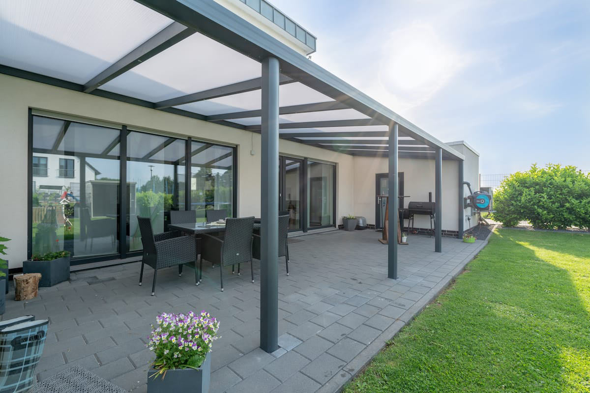 terrasoverkappingen Van advies tot montage: jouw terrasoverkapping zonder zorgen