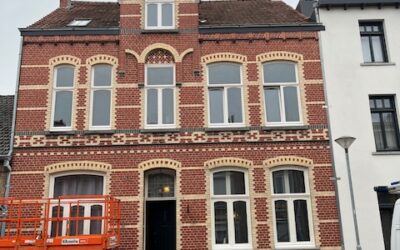 Kozijnrenovatie Monumentaal pand te Tegelen met klassieke details