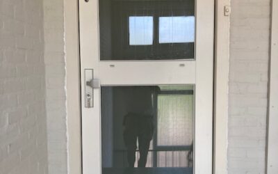 Renovatie voordeur kozijnen appartement in Kerkrade