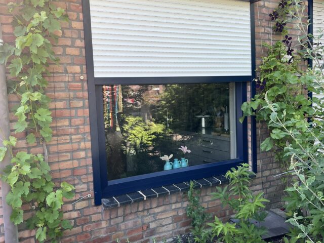Rolluiken Aluprof Somfy RS100 io Solar in Reuver