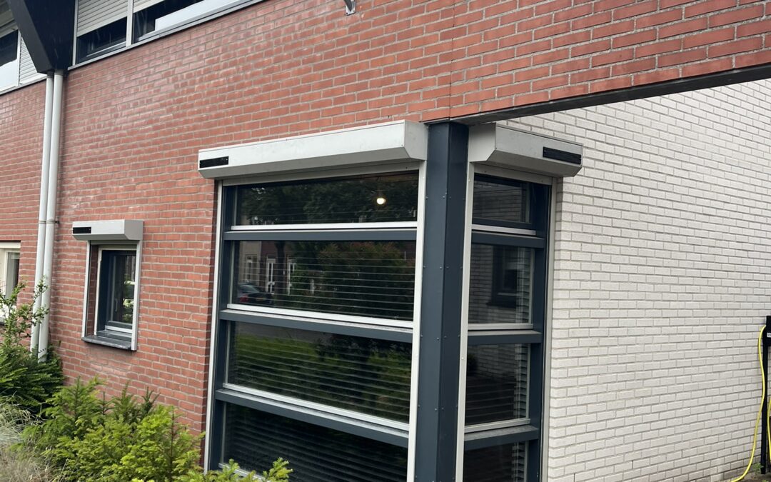 Somfy RS100 io Solar motoren in Reuver
