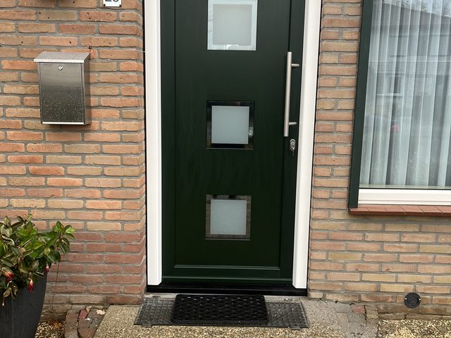 Renovatie voordeur en raamkozijn in Steyl